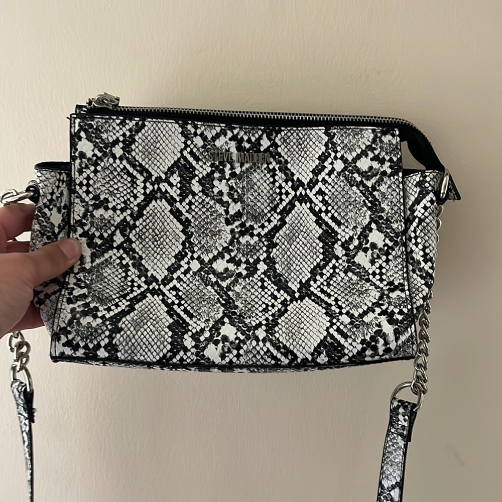 Steve Madden side crossbody bag